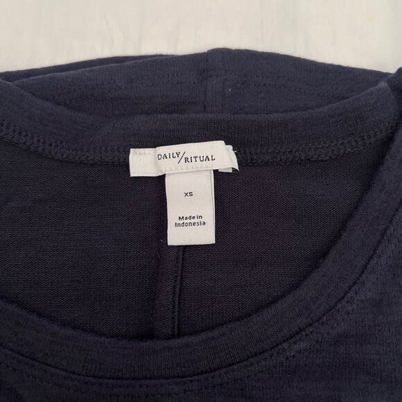 Daily ritual Women Cozy Standard-fit long Sleeve Shirttail Hem Crewneck Shirt XS - Picture 5 of 9